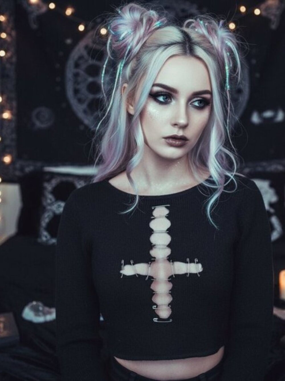 CURRENT MOOD Grim In Love safety pin cross cropped sweater